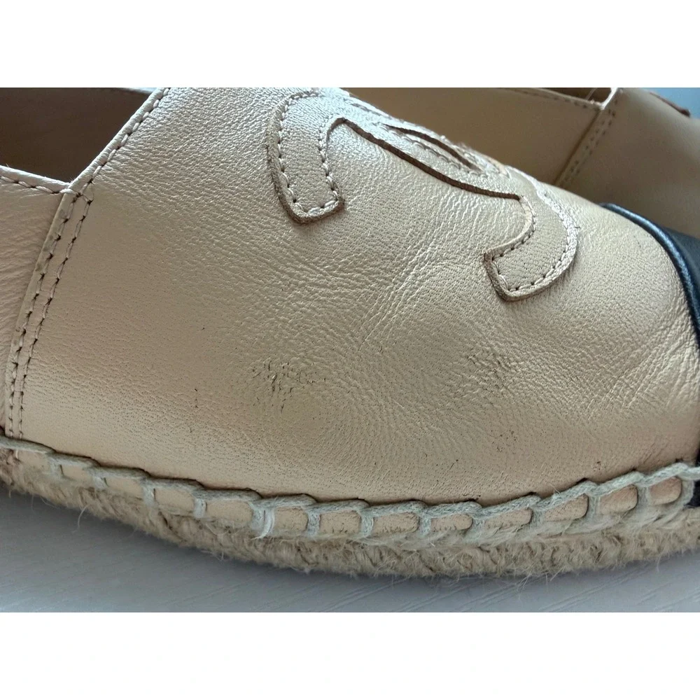 Chanel CC Espadrilles Beige Black Cap Toe Leather Flats Size 39 Lambskin - Picture 9 of 16